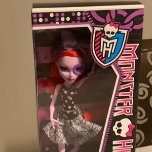Monster High Operetta Doll Dance Class 2012